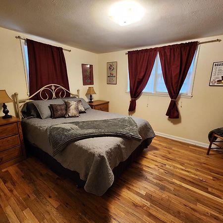 First Deadwood Cottages Экстерьер фото