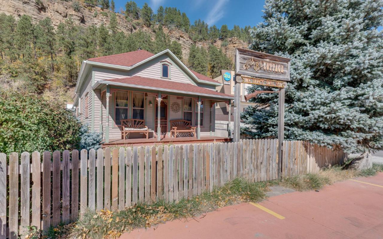 First Deadwood Cottages Экстерьер фото