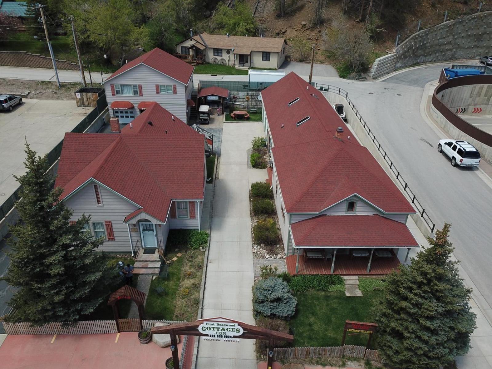 First Deadwood Cottages Экстерьер фото