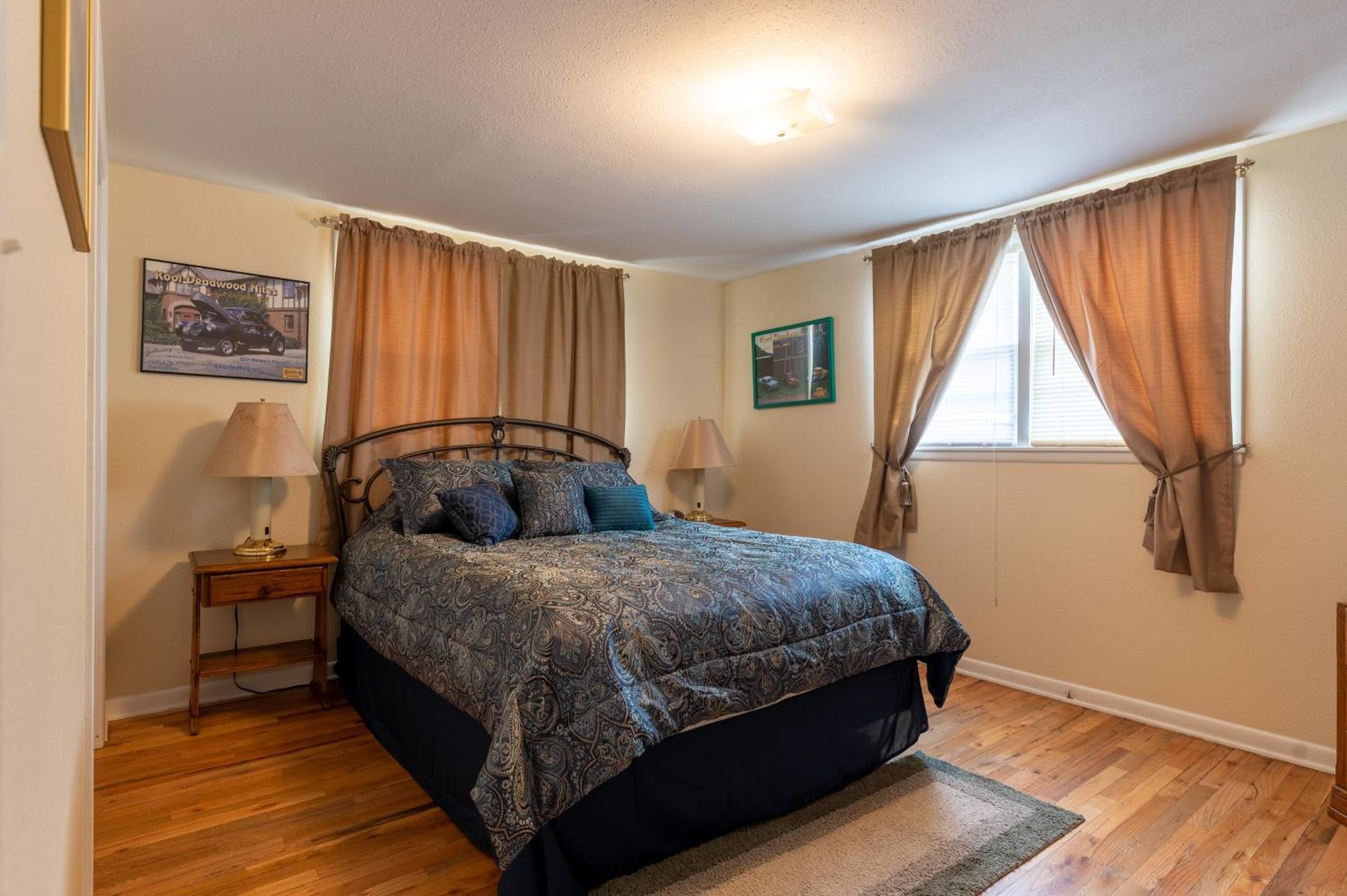 First Deadwood Cottages Номер фото