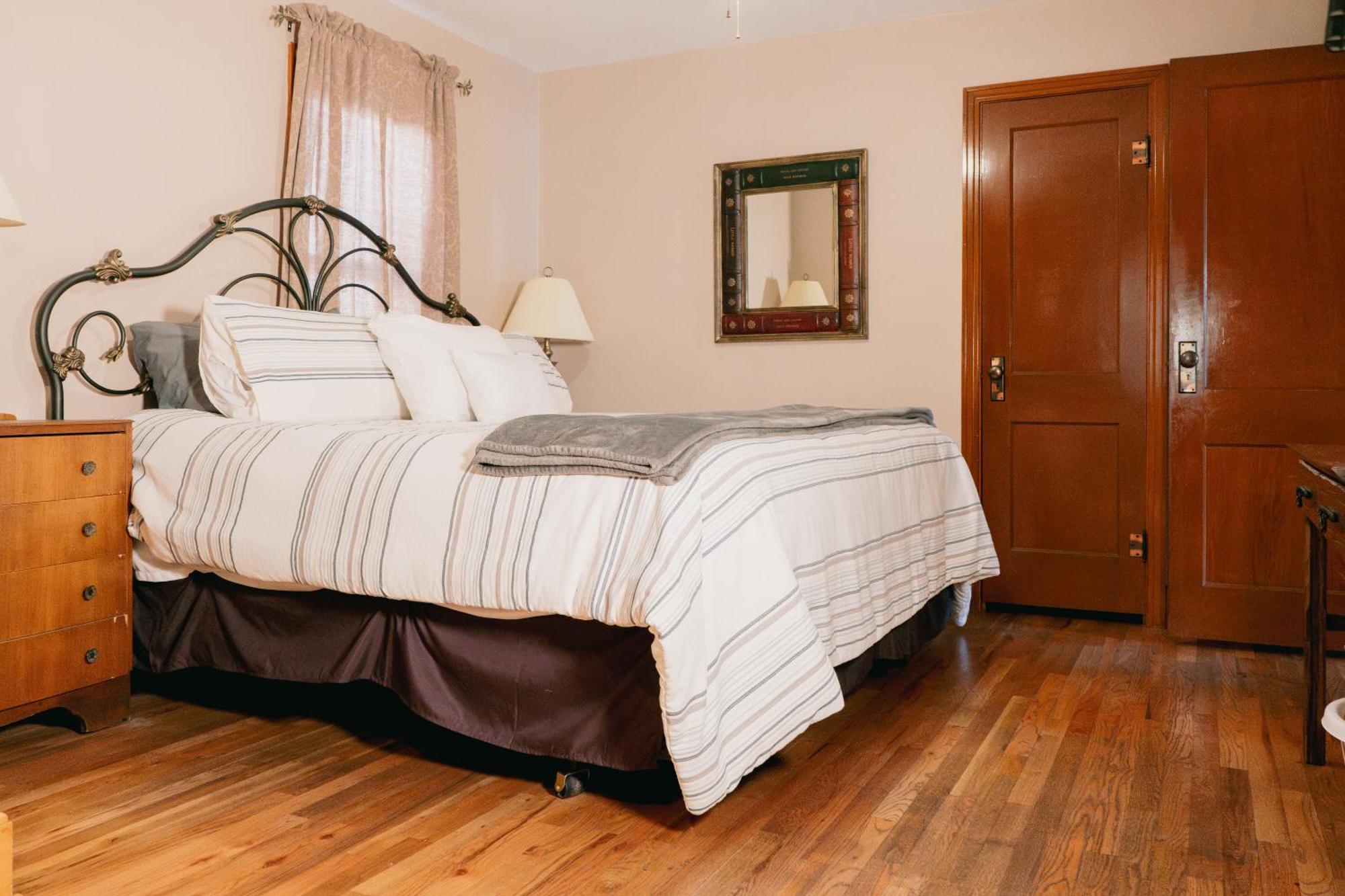 First Deadwood Cottages Экстерьер фото