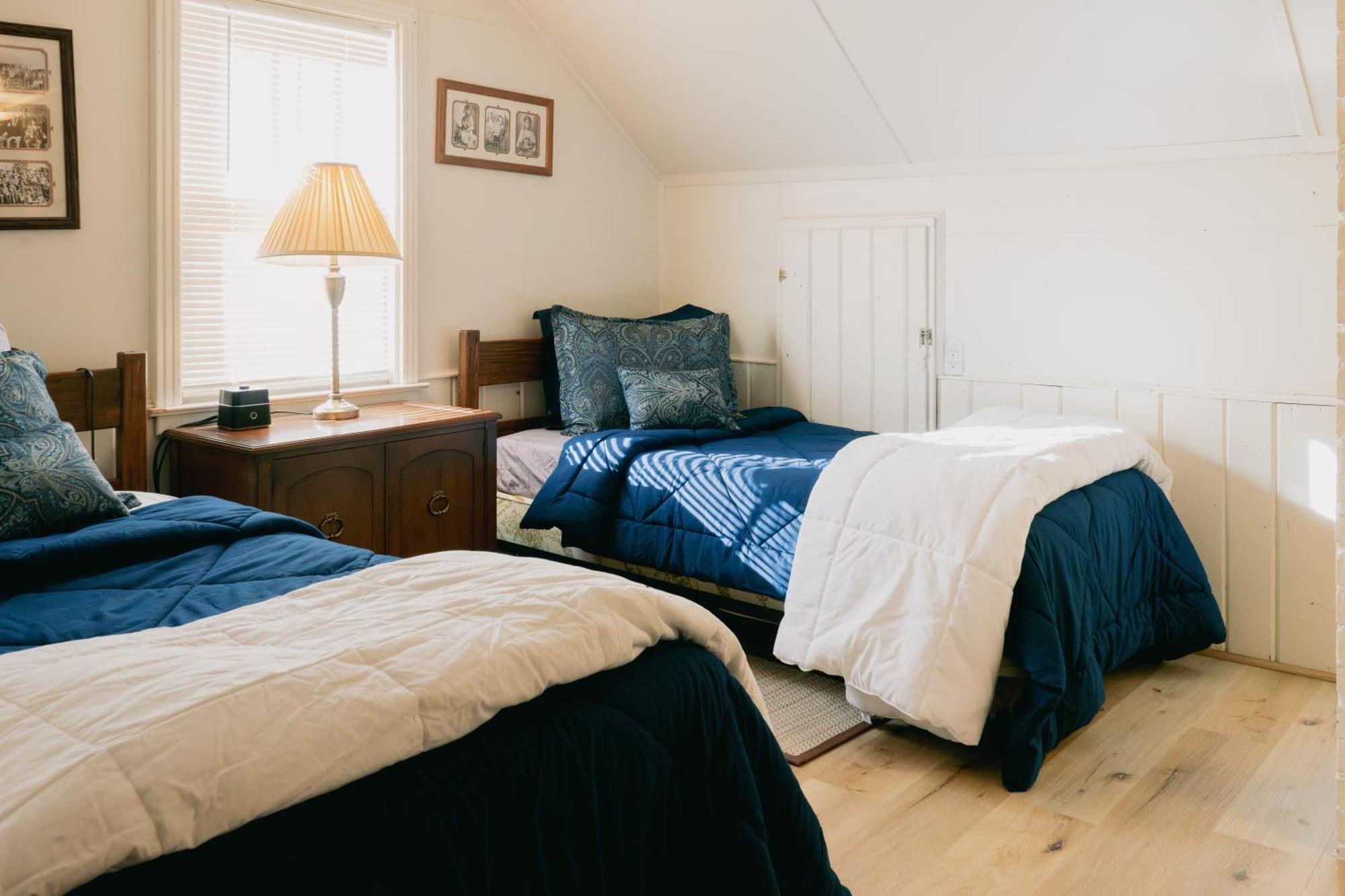 First Deadwood Cottages Экстерьер фото