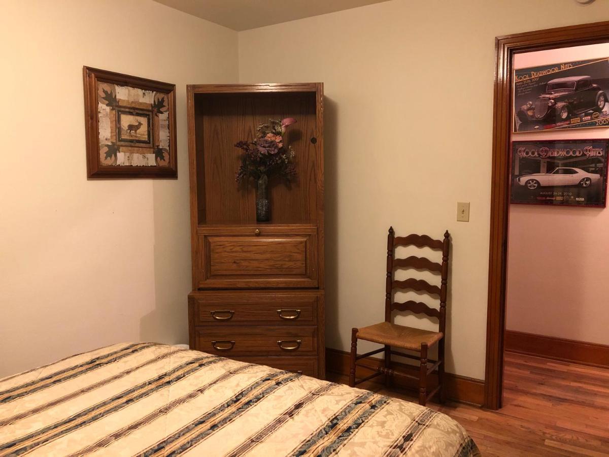 First Deadwood Cottages Экстерьер фото